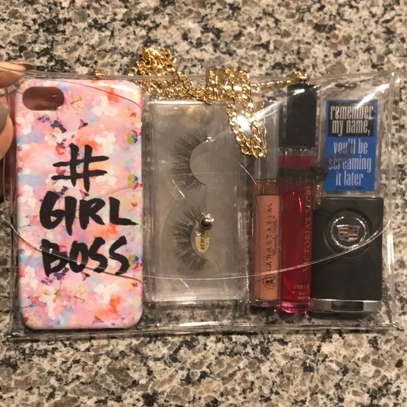 Transparent Crossbody Chain Bag - Picture 3 of 8